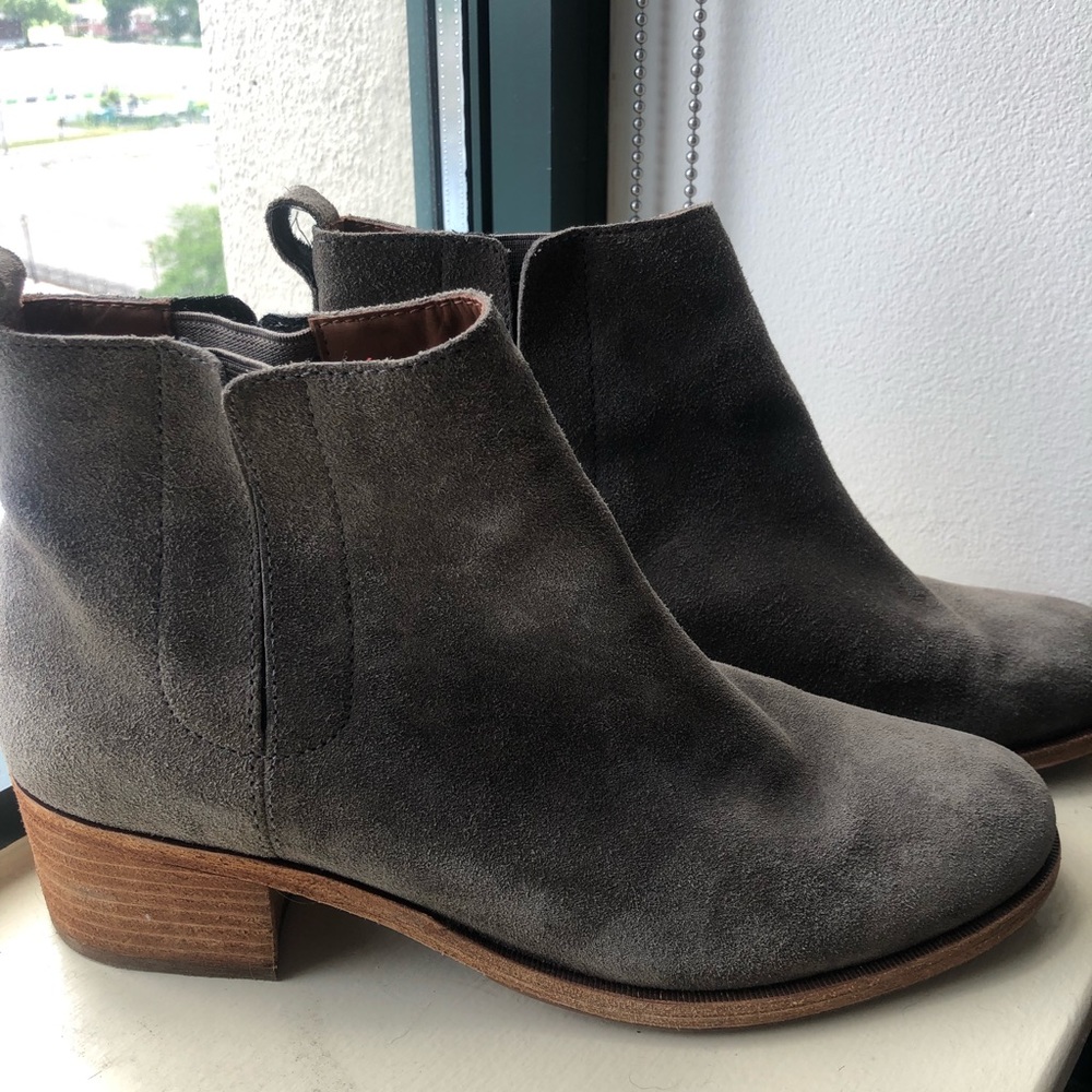 Kork Eaze Gray Mindo Suede Ankle Boot - size 10
